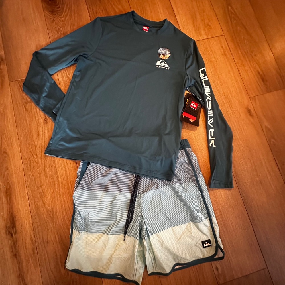 Quiksilver Mens 2 Piece Surf Set Rash Guard Swim Volley Shorts Teal Blue M